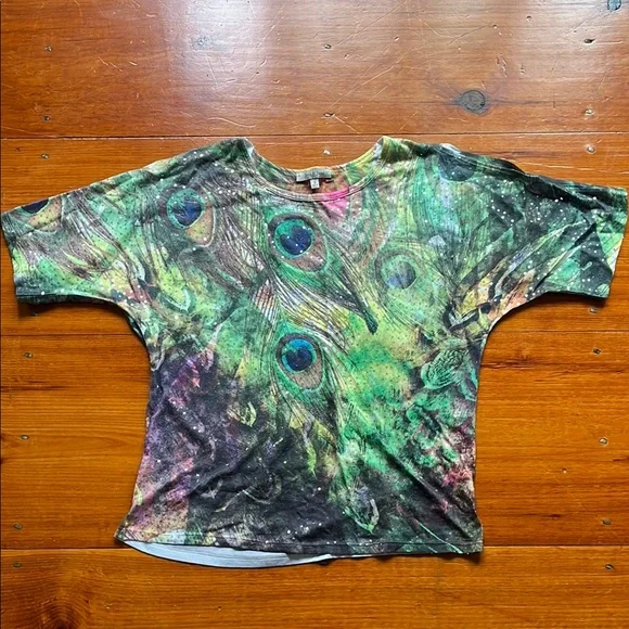 Jess & Jane- Peacock Feather Print Sequined Top - Picture 1 of 9